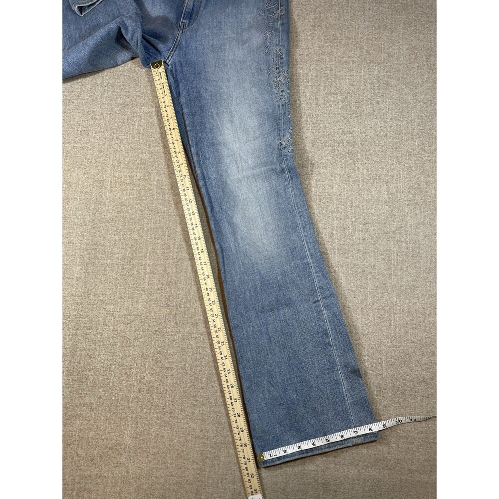 Levi's Classic Bootcut Jeans Blue Floral Embroidered Denim Womens 10 Stretch - Picture 6 of 15